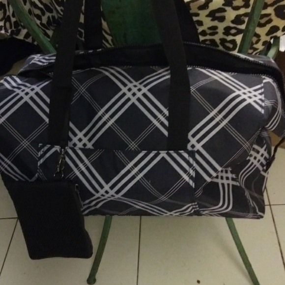 NWT Summer and Rose Duffle Bag in Black Plaid - Picture 6 of 16